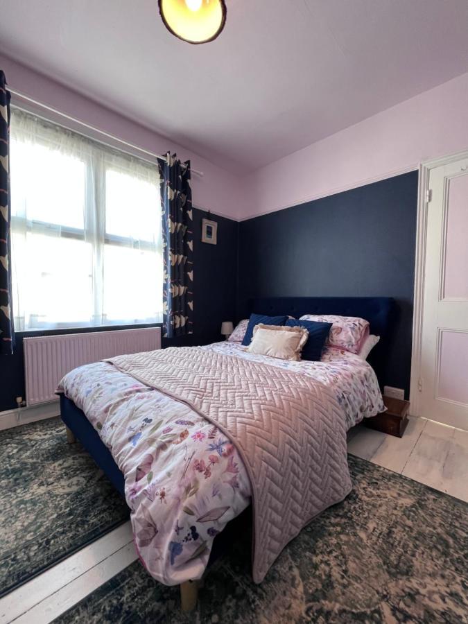 Brecon Town 3 Bedroom House Sleeps 6 Central Location מראה חיצוני תמונה